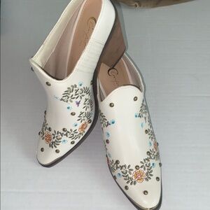 Cream Embroidered Women's Shoes